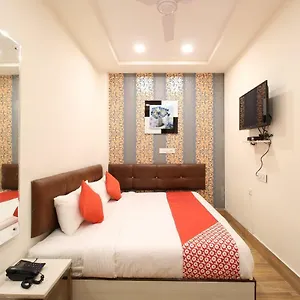 *** Hotel Oyo Flagship 41002 Vijay Palace Sws Spain